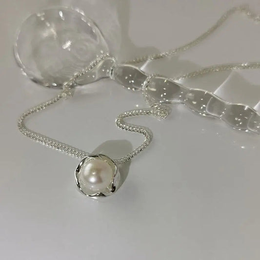 Collana con pendente in cristallo senza tempo in argento