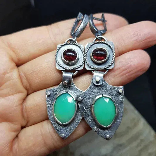 Orecchini vintage con pietra verde