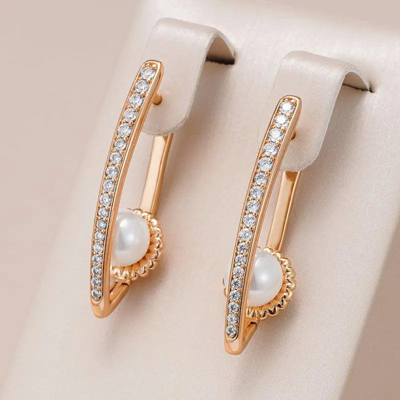 Orecchini eleganti con strass e perle