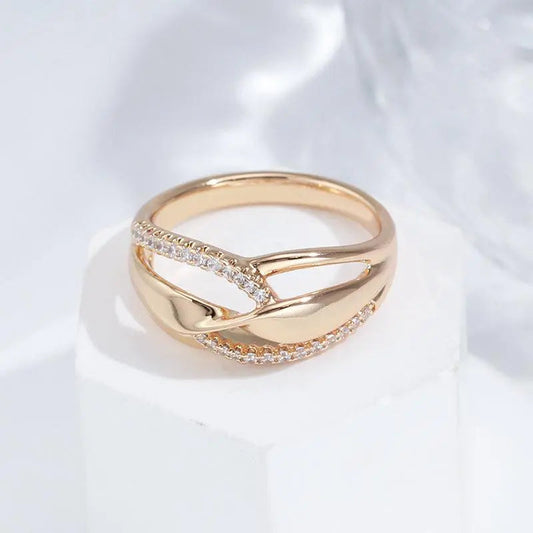 Anello elegante con zirconia in oro