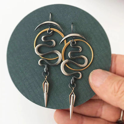 Orecchini Irregolari a Spirale Geometrica in Serpentino