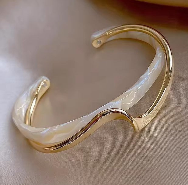 Braccialetti a conchiglia bianca