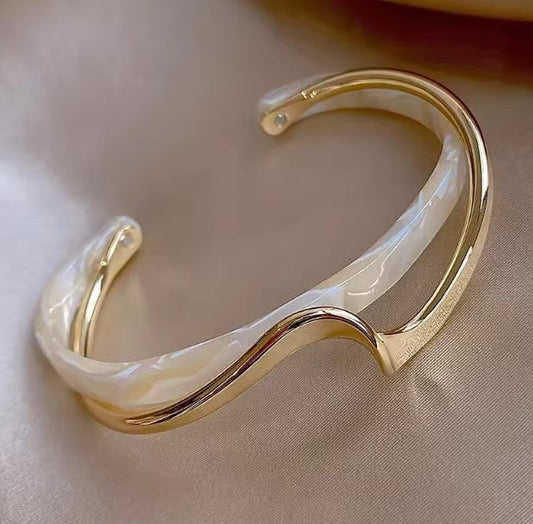 Braccialetti a conchiglia bianca