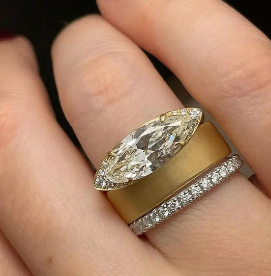 Set di anelli placcati oro con cristalli e zirconi vintage