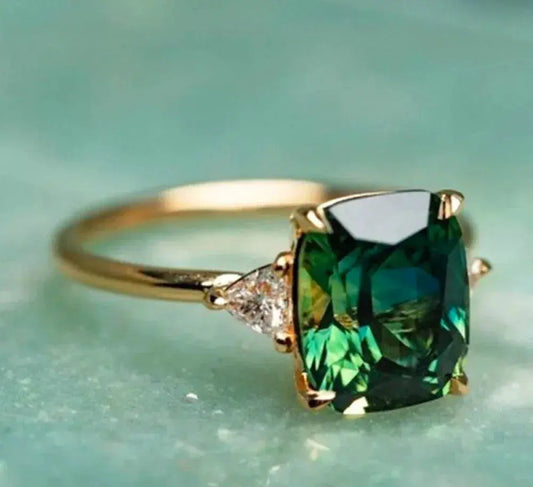 Anello in zirconia verde in oro