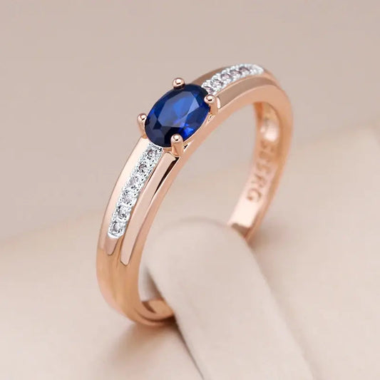 Anello con cristallo blu in oro