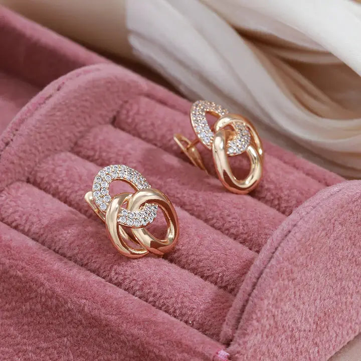 Orecchini eleganti con zirconi in oro