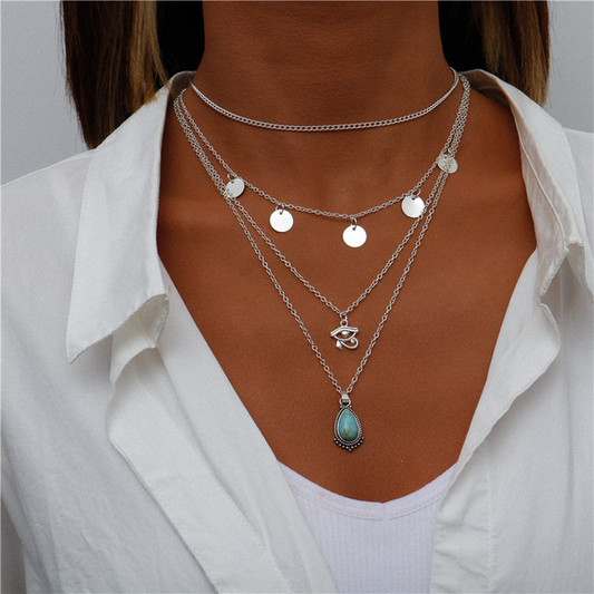 Collana in argento con pietra blu