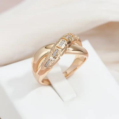 Anello Incrociato Elegante Incastonato con Zirconi