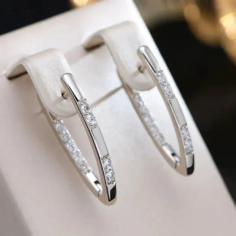 Orecchini eleganti con zirconia in oro