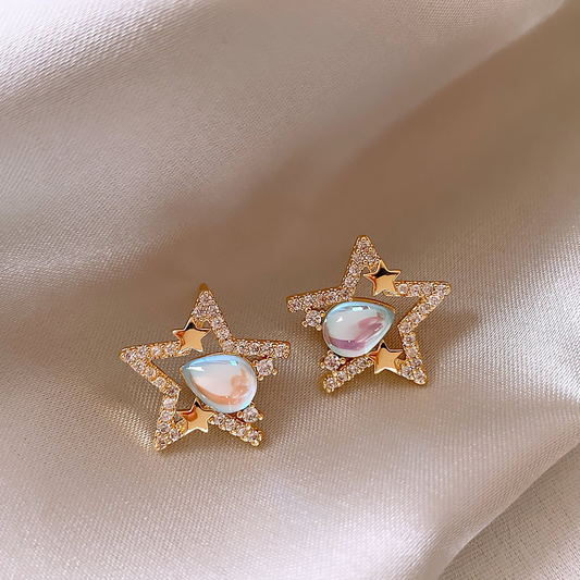 Orecchini eleganti a forma di stella con diamanti