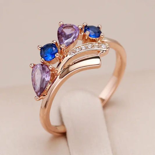 Anello elegante con cristalli color oro