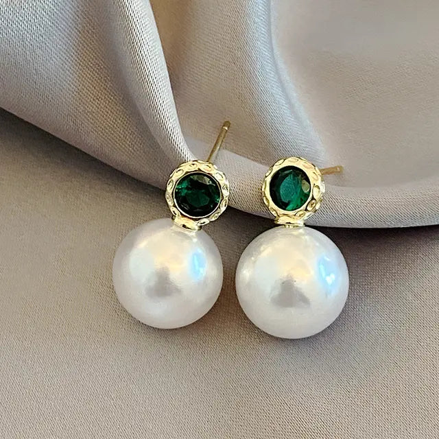 Orecchini con perla e cristallo verde