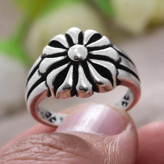 Anello Vintage con Fiori in Argento