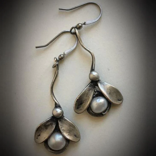 Orecchini vintage in argento con foglie e perle
