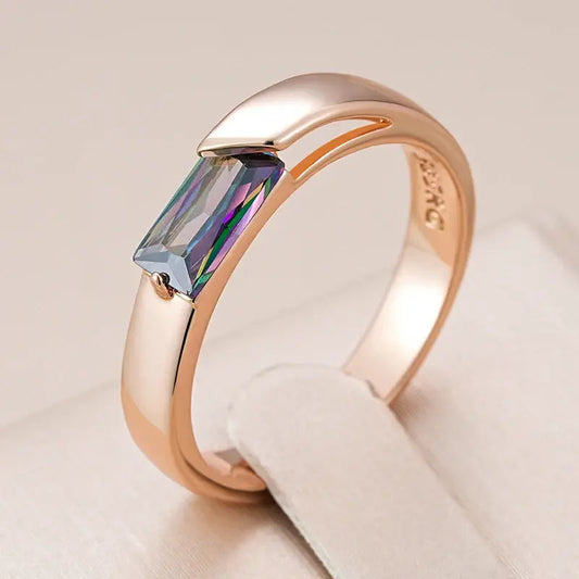 Anello elegante con cristalli multicolore