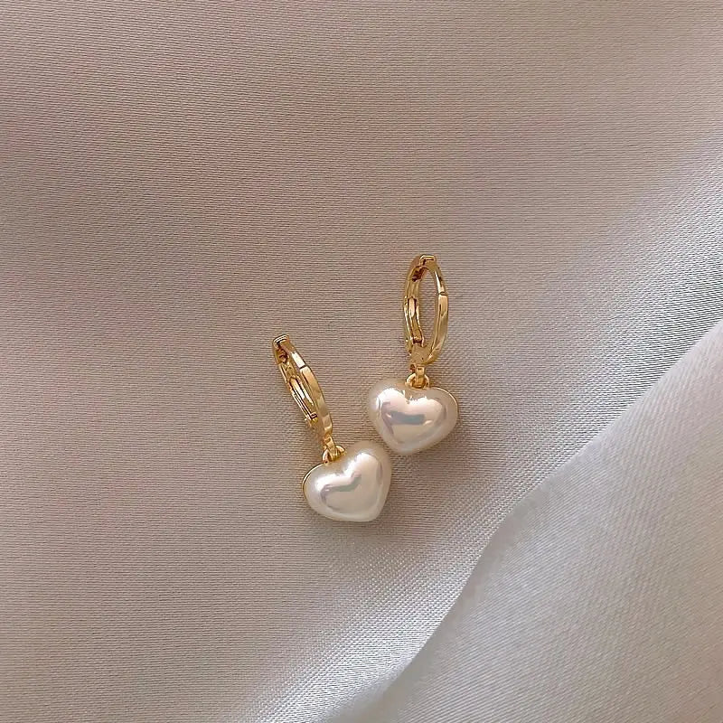 Orecchini Eleganti con Cuore e Perle