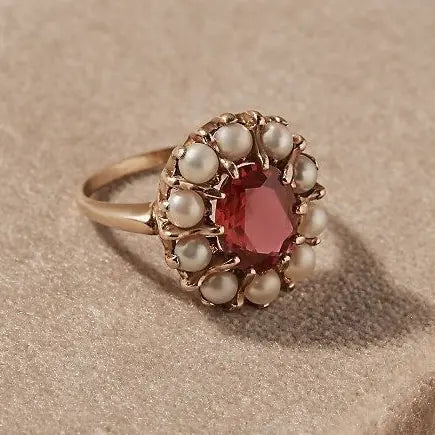 Anello di Cristallo Rosso con Perle Vintage