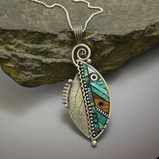 Collana con cristallo di foglia verde in argento vintage