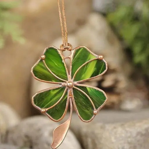 Collana con trifoglio verde