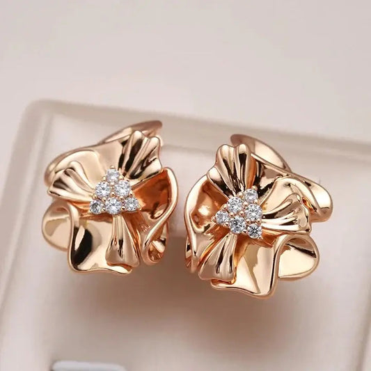 Orecchini Eleganti in Oro con Fiore e Zirconi