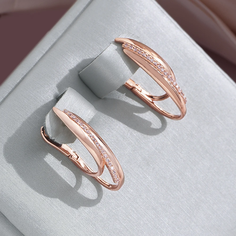 Orecchini eleganti in oro chiaro
