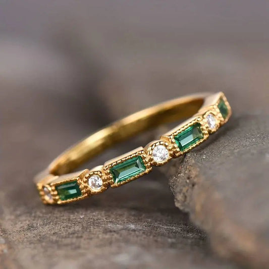 Anello in oro vintage con zirconia verde