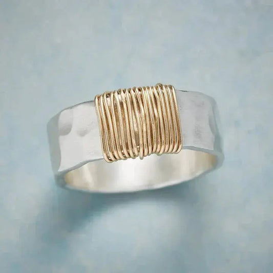 Anello d'argento con fili dorati vintage