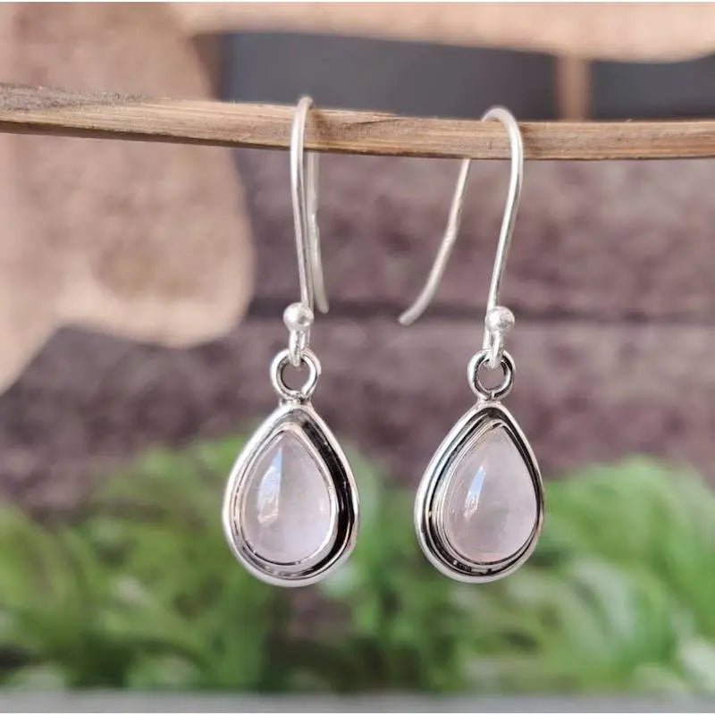 Orecchini a goccia in cristallo stile vintage bianco