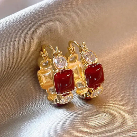 Orecchini eleganti in zirconia rossa