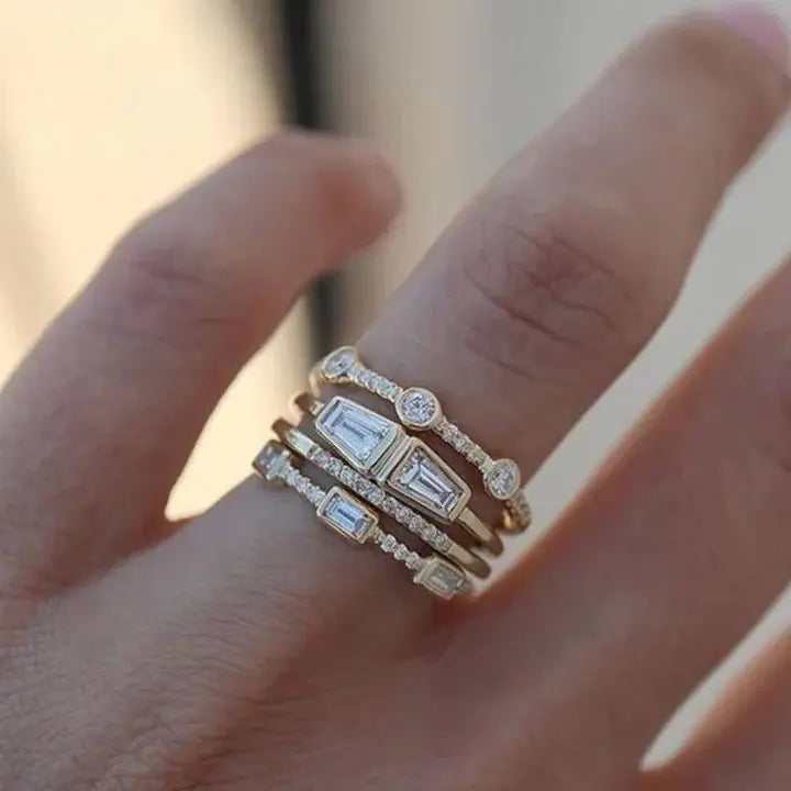 Set di anelli vintage in oro e zirconia