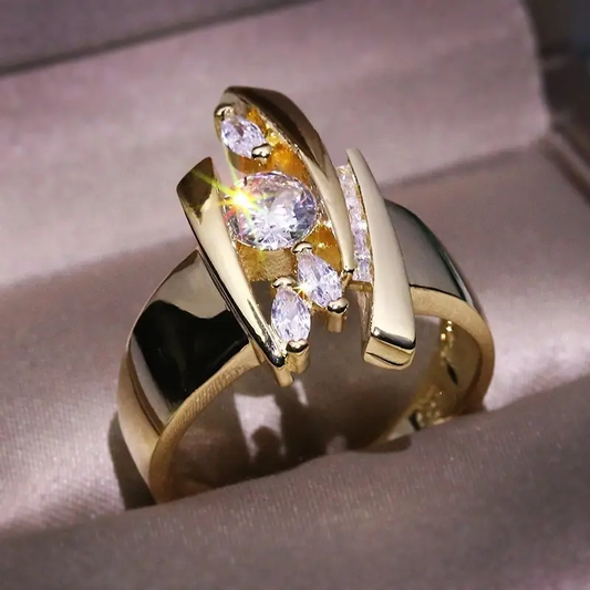 Anello Vintage in Oro con Zirconi