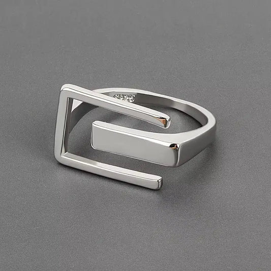 Anello d'argento irregolare