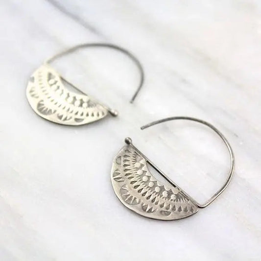 Orecchini vintage in argento con stemma vuoto