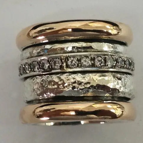 Anello spesso a strati in oro antico