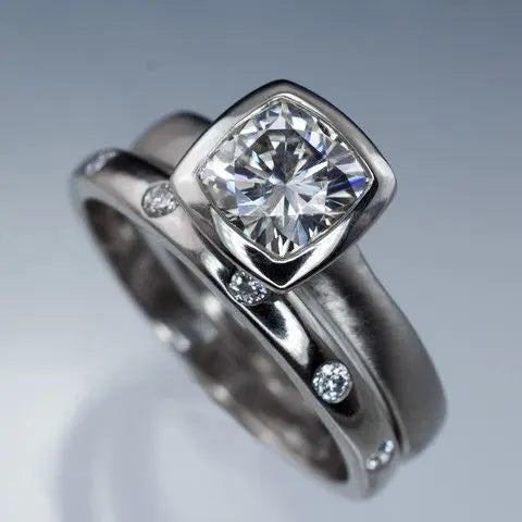 Anello placcato argento con cristallo cubico incorporato