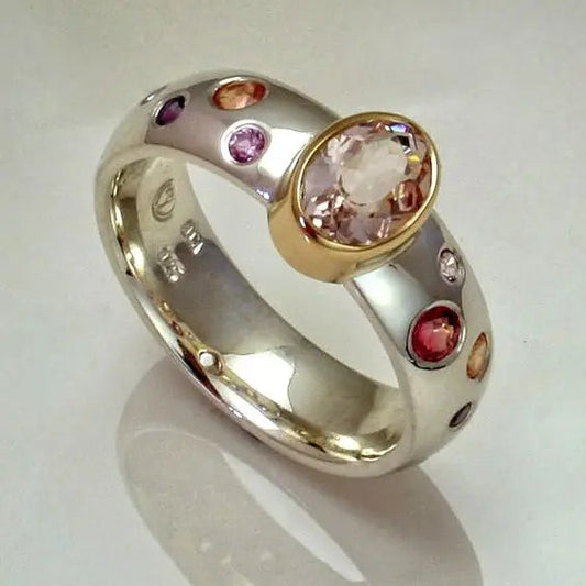 Anello con cristalli vintage colorati in filigrana