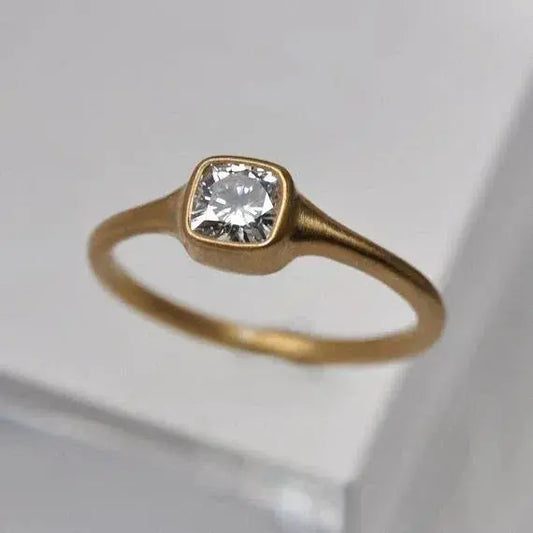 Anello quadrato in vetro
