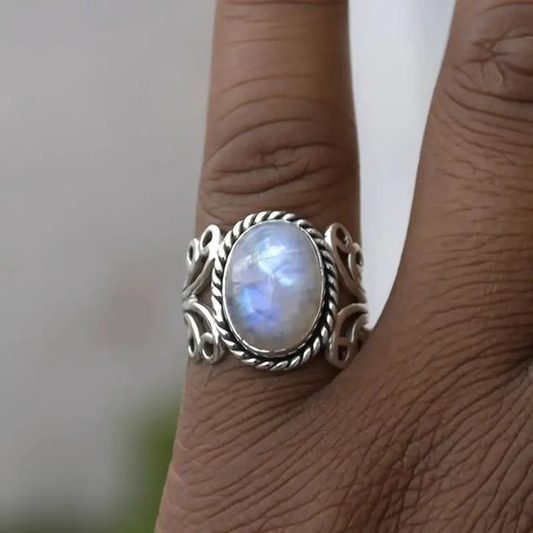 Anello Vintage Bianco in Pietra e Argento