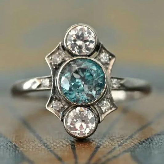 Anello con cristalli blu e bianchi in argento vintage