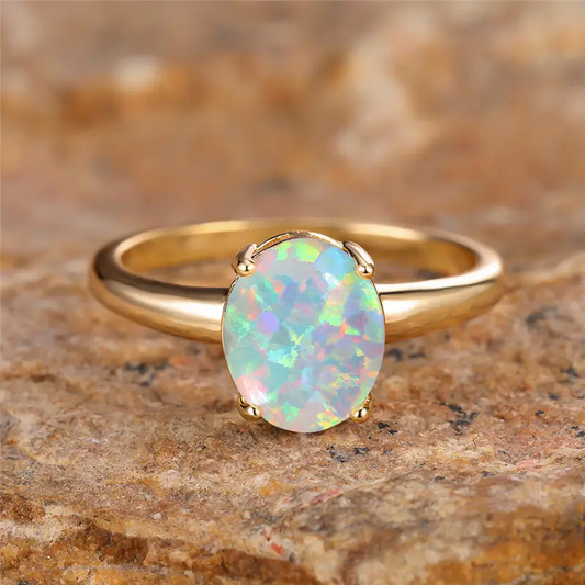 Anello d'oro con opale vintage