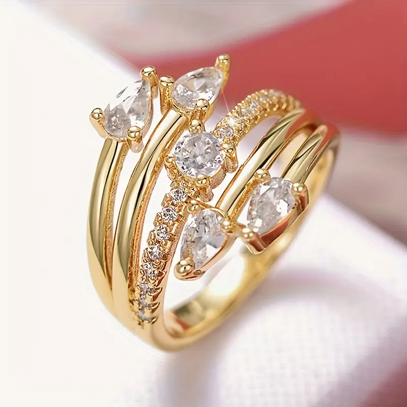 Anello in oro brillante in zirconia