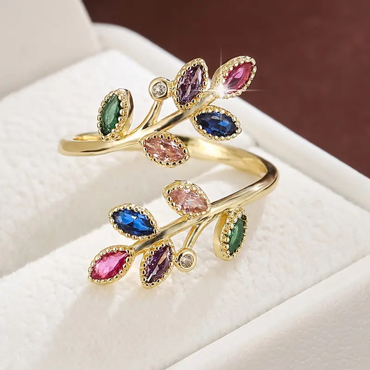 Anello a spirale con foglie colorate