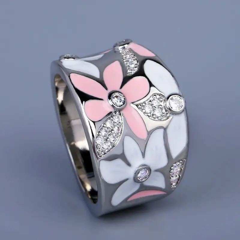 Anello Vintage in Argento con Margherita
