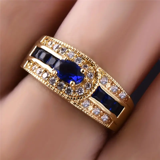 Anello con pietra blu scintillante