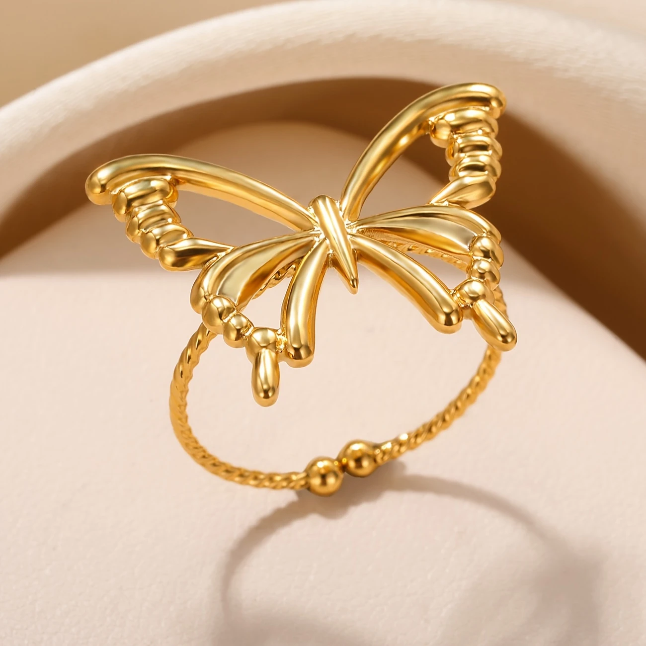 Anello sottile a farfalla in oro