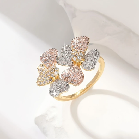 Anello d'oro con elementi naturali di Heller