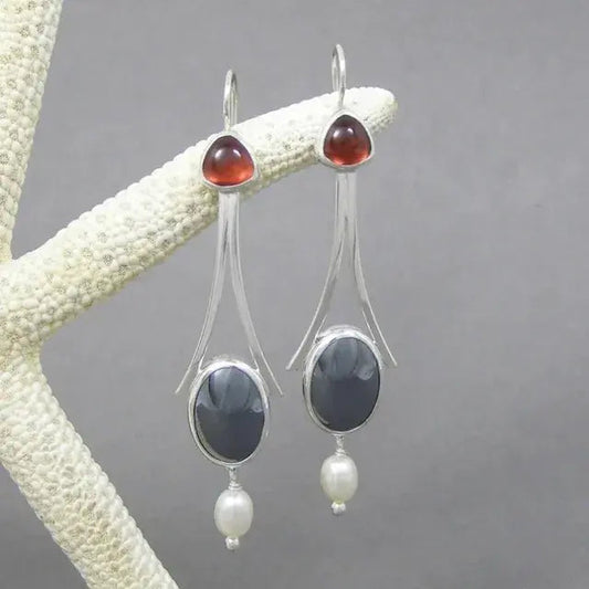 Orecchini di perle vintage con cristallo rosso