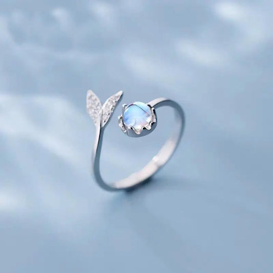 Anello regolabile con coda di delfino in argento sterling e zirconia blu