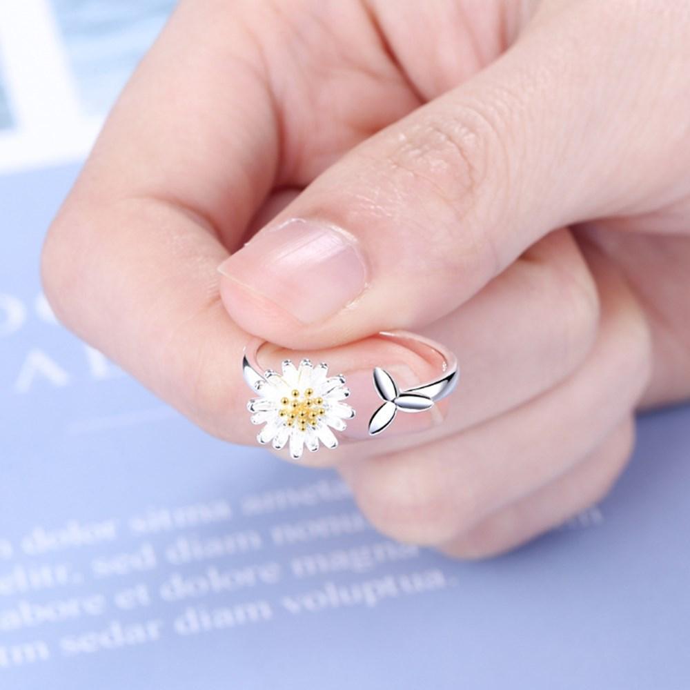 Anello regolabile con girasole in argento